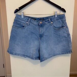 Wild Fable High Rise Blue Denim Jean Midi Shorts Womens Size 14